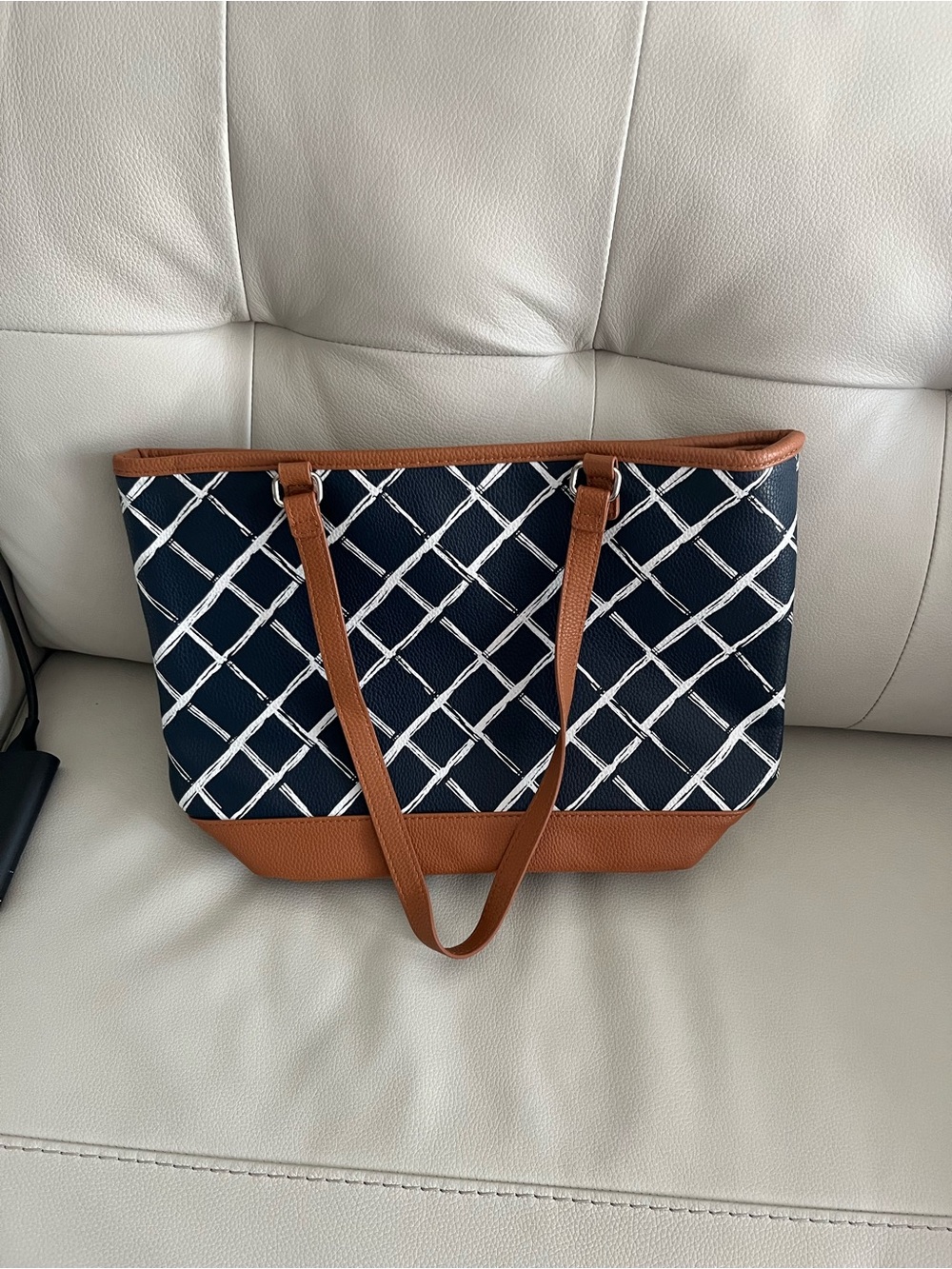 Thirty One City Chic bag in dash of plaid